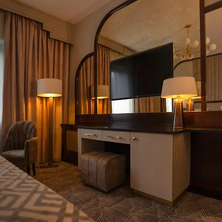 Crossbasket Castle & Restaurant Отель
