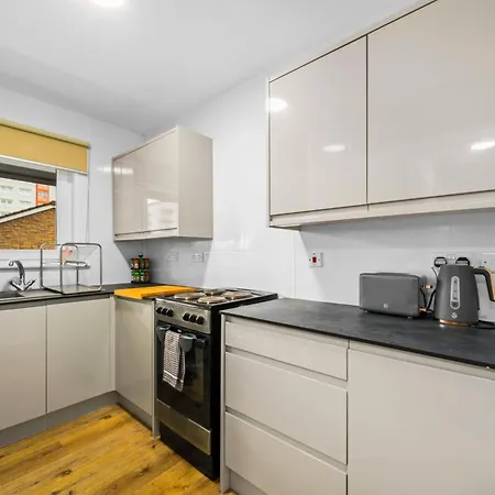 One Bed In The Heart Of * Glasgow