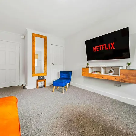 Stylish Flat Near Merchant 아파트