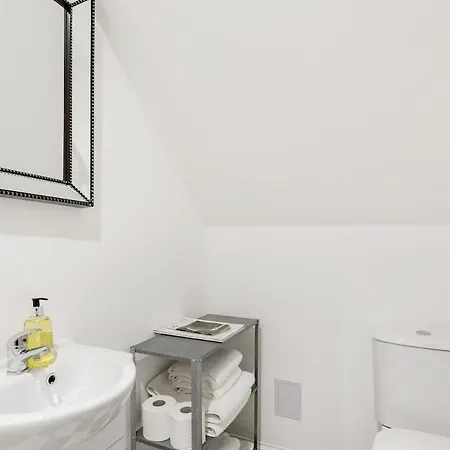 Cosy Stone Coachhouse Near Glasgow