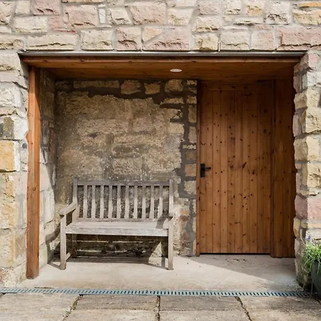 Apartment Converted Historical Stone Coach House Glasgow