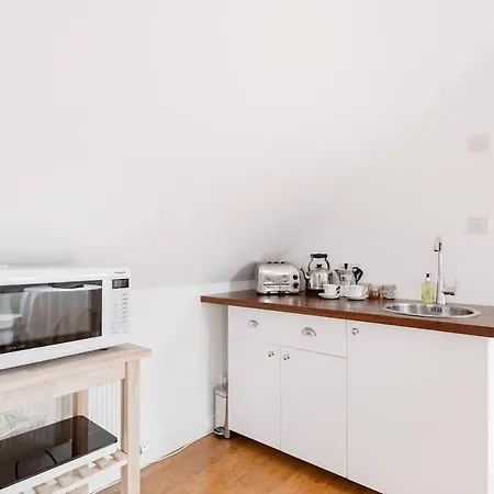 Cosy Stone Coachhouse Near Glasgow *