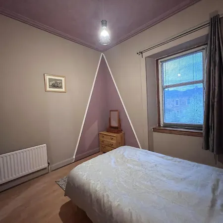 Vakantiehuis Cheerful 5 Bedroom House Close To West End And Parking *
