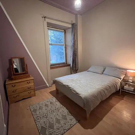 Vakantiehuis Cheerful 5 Bedroom House Close To West End And Parking Glasgow