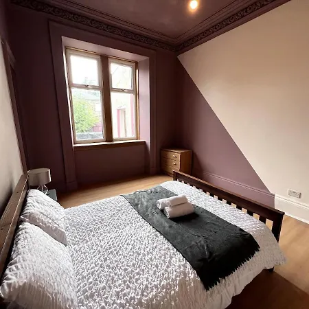 Cheerful 5 Bedroom House Close To West End And Parking * Glasgow