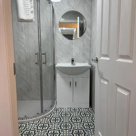 2-bed By Apartment