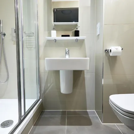 Student-only Prestigious Studio, Beith Street 아파트