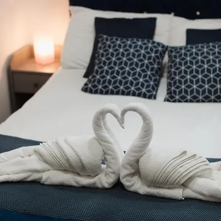 公寓 Westend Secc & Hydro - Two Bed By Living Scotland *