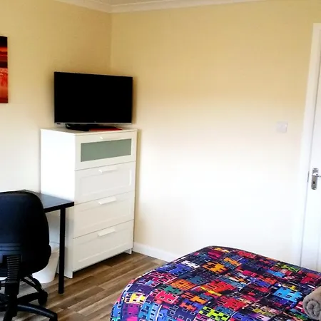 4 Bedroom Duplex - 6 Beds - Free Parking * Glasgow