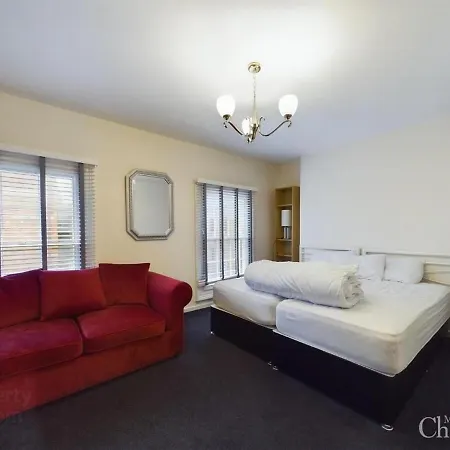 Apartment 2br Flat Walk To Buchanan Hydro With Parking