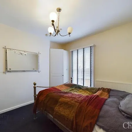 2br Flat Walk To Buchanan Hydro With Parking Apartment Glasgow