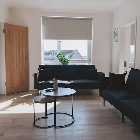 Apartman Stylish 3br By Hampden No 161 With Free Parking *