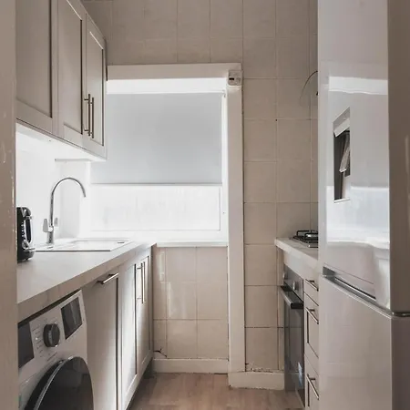 Apartment Stylish 3br Near Hampden No 264 With Free Parking