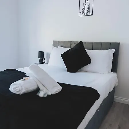 Semesterbostad Stylish 3br Near Hampden No 29 With Free Parking *