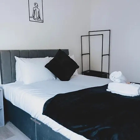 Stylish 3br Near Hampden No 29 With Free Parking アパート