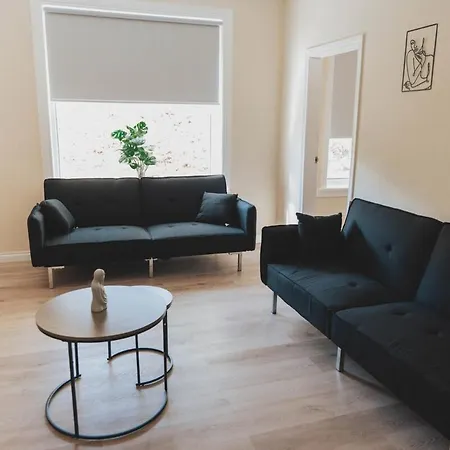 Stylish 3br Near Hampden No 29 With Free Parking アパート *