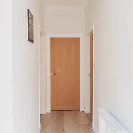 Stylish 3br Near Hampden No 29 With Free Parking