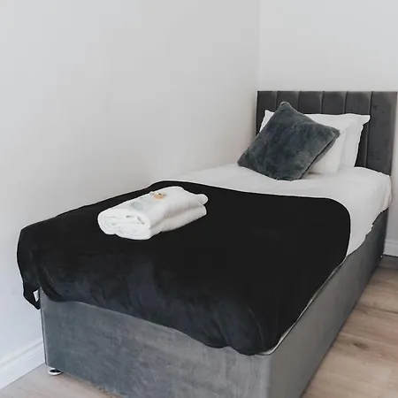Stylish 3br Near Hampden No 29 With Free Parking Semesterbostad *