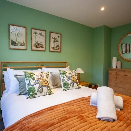 Newly Renovated House In Popular Location