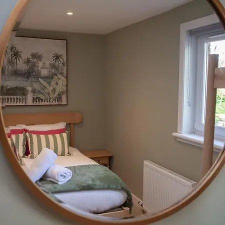 Vakantiehuis Newly Renovated House In Popular Location Glasgow