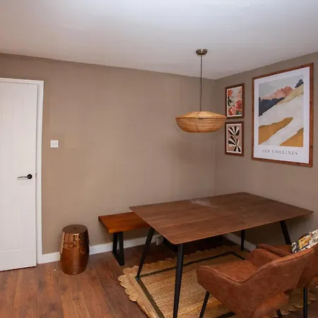 Vakantiehuis Newly Renovated House In Popular Location Glasgow