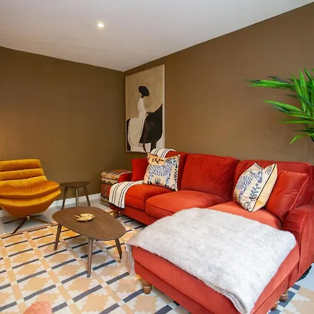 Newly Renovated House In Popular Location Holiday home