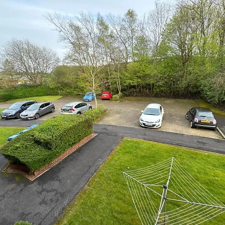 Cosy Two Bedroom Flat *