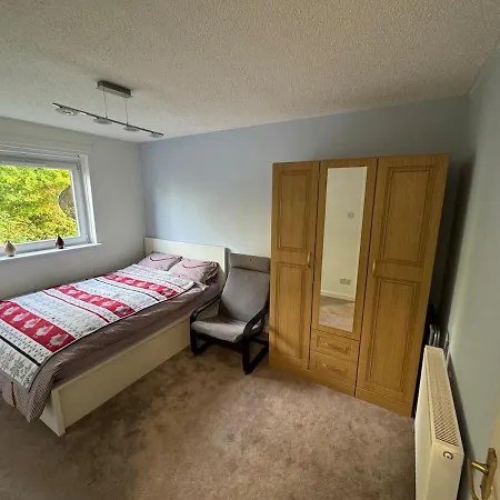 Cosy Two Bedroom Flat