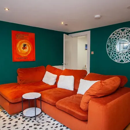 Spacious 1 Bed In Great Location Glasgow