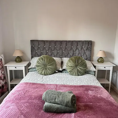 2br Flat Free Parking Near Hampden And O2 Academy グラスゴー