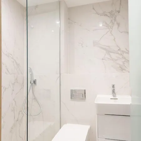 Appartement 3br Gem West End Walk To Uni Parking