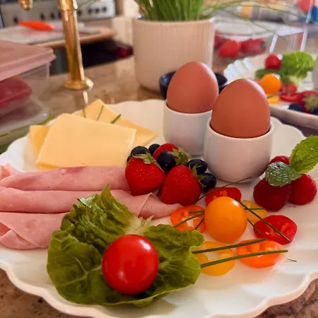 Finn Village Loch Lomond - The Black With Private Jacuzzi-style Bath *