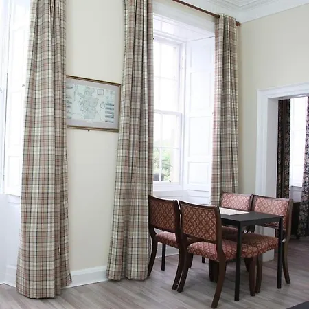 Daire Charlotte Service Aparments