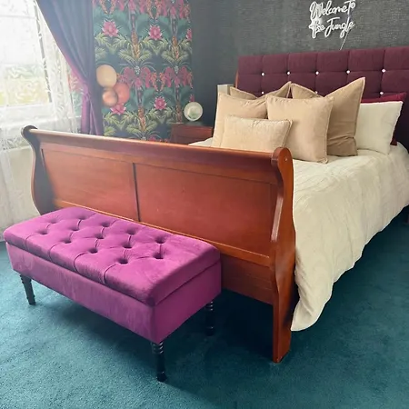 Finn Village - Loch Lomond - The Jungle With A Private Hot Tub 3* Drymen