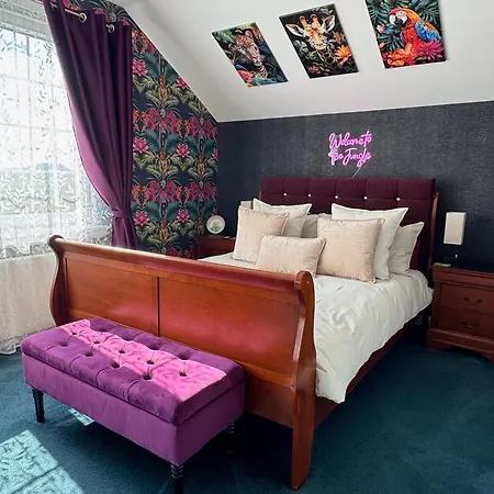 Finn Village - Loch Lomond - The Jungle With A Private Hot Tub Vendégház Drymen