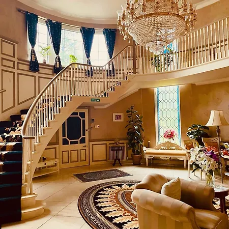 Finn Village - Loch Lomond - The Jungle With A Private Hot Tub 3* ドライメン