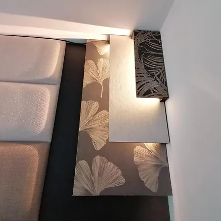 Entire Spacious 3-bed Family Home, Centre, Free Parking, Garden *