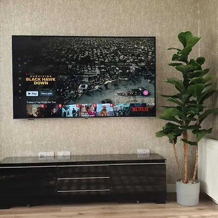 Apartment New Property, Guiet Area, Free Parking, Garden *