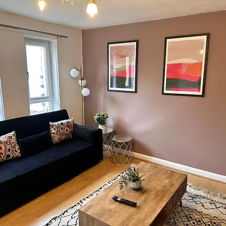 2br Flat Walk To Buchanan Hydro With Parking Apartment Glasgow