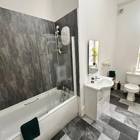 Apartment Group 4br Sleeps 11 Near Ibrox Parking Glasgow