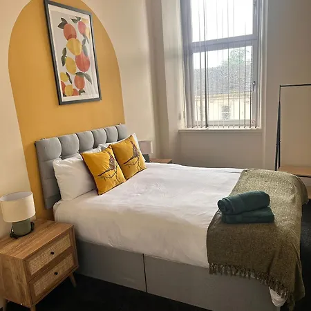 Group 4br Sleeps 11 Near Ibrox Parking