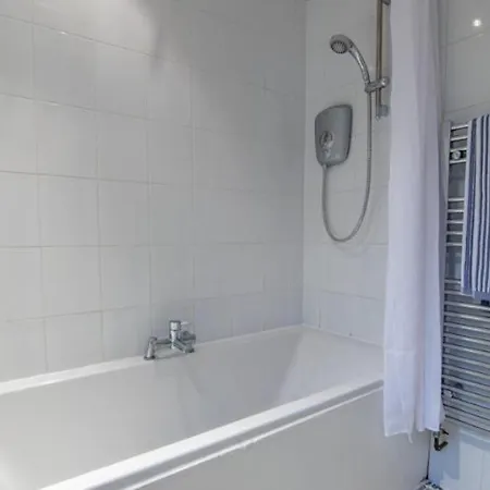 Free Parking Guest house *