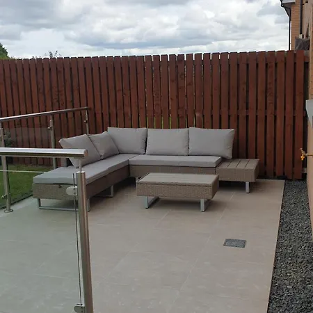 Entire Spacious 3-bed Family Home, Centre, Free Parking, Garden