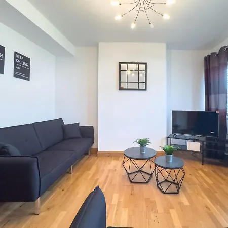 Daire Clydebank 2 Bedroom