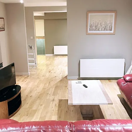 Apartment 4 Bedroom Duplex West End Of