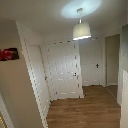 3 Beds, 2 Bedrooom Near Centre Apartment