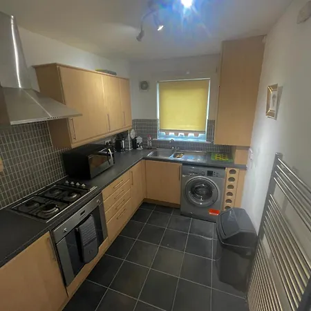 3 Beds, 2 Bedrooom Near Centre Apartment Glasgow