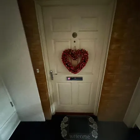 Apartment 3 Beds, 2 Bedrooom Near Centre