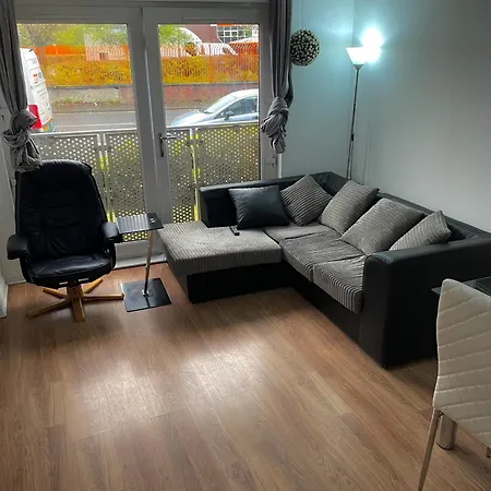 3 Beds, 2 Bedrooom Near Centre Apartment