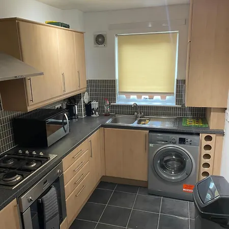 Apartment 3 Beds, 2 Bedrooom Near Centre Glasgow